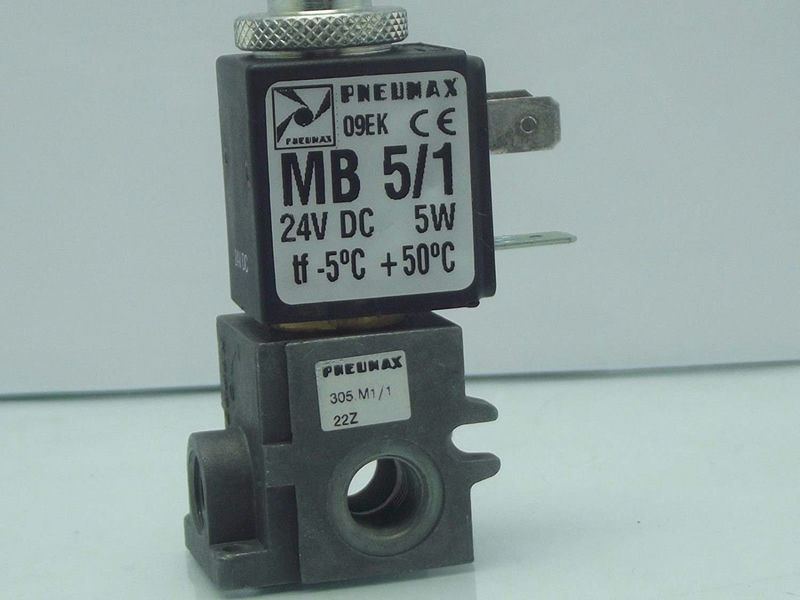 5/3 Way Valve G1/4 24V= Center Closed Pneumax Eco-5314-Mg-24Vdc